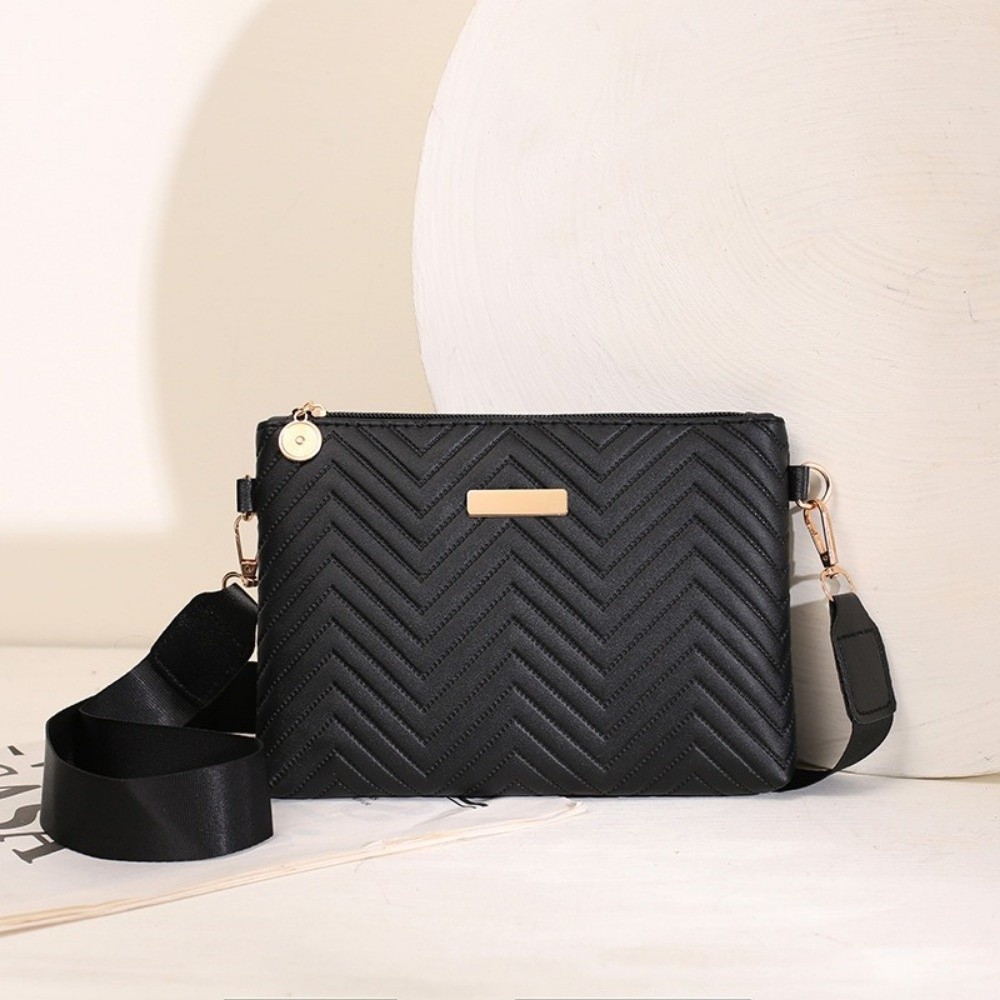 Chain Crossbody Quilted - Elegant Quilted Chain Crossbody Bag PU