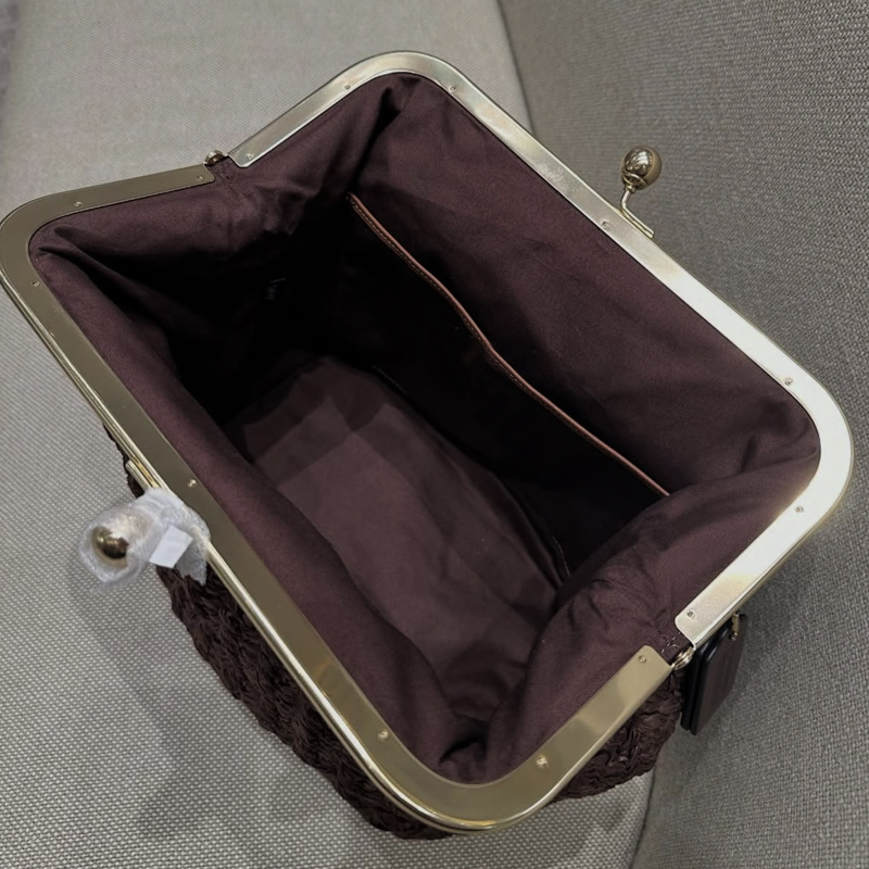 Hand-Woven Kisslock Frame Shou - Luxury Bags Reseller recension och pris
