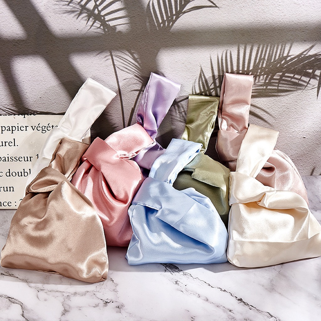 Women Silk Satin Knot Wrist Ba - Luxury Bags Japan recension och pris