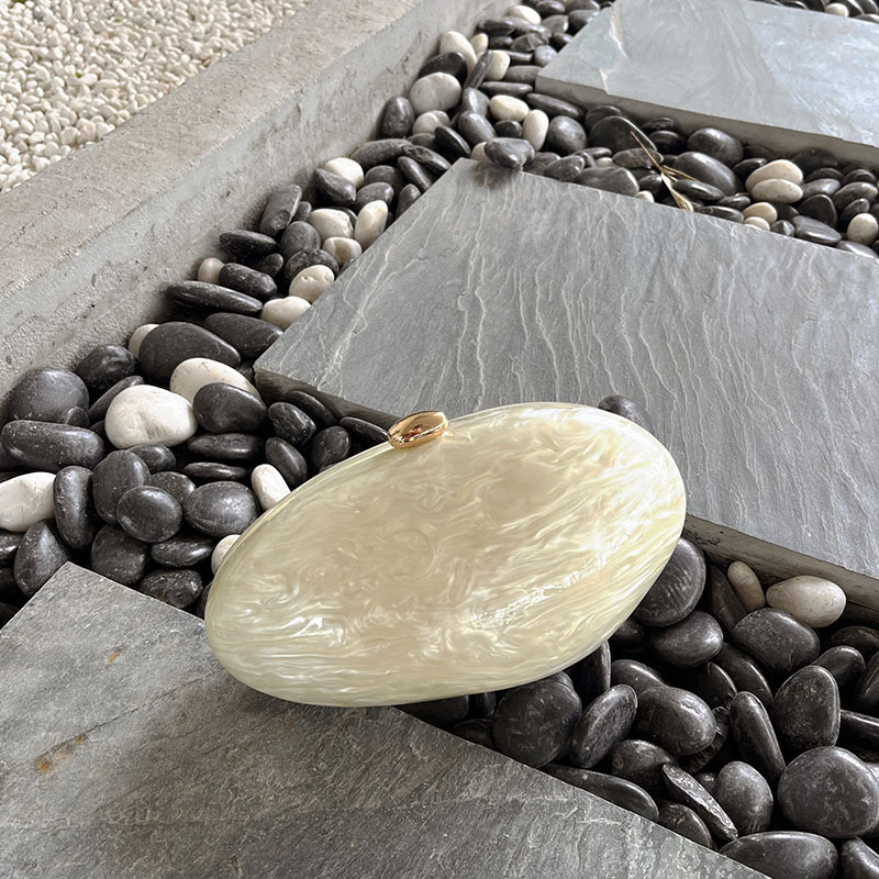 Oval Marble Beige Shell Acryli - Luxury Bags Girls recension och pris