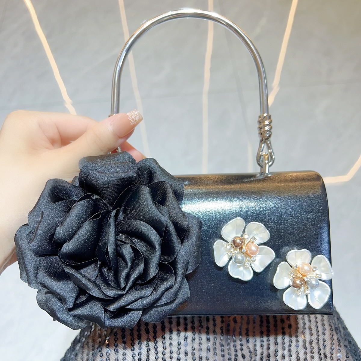 Luxury Gold 3D Flower Clutch B - Luxury Bags Gold recension och pris