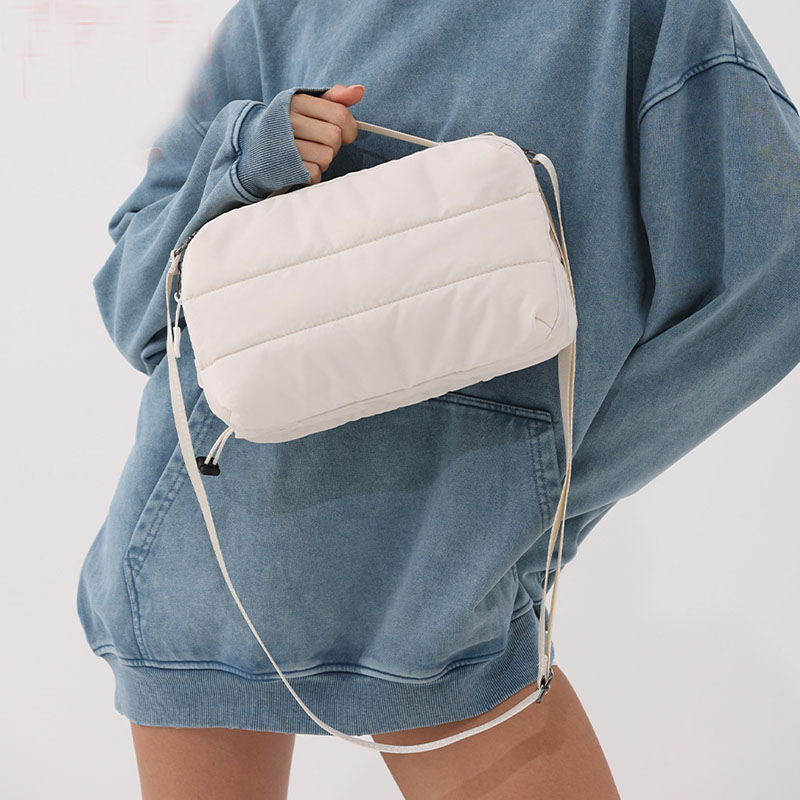 Lightweight Nylon Puffer Bag f - Chain Crossbody Quilted recension och pris