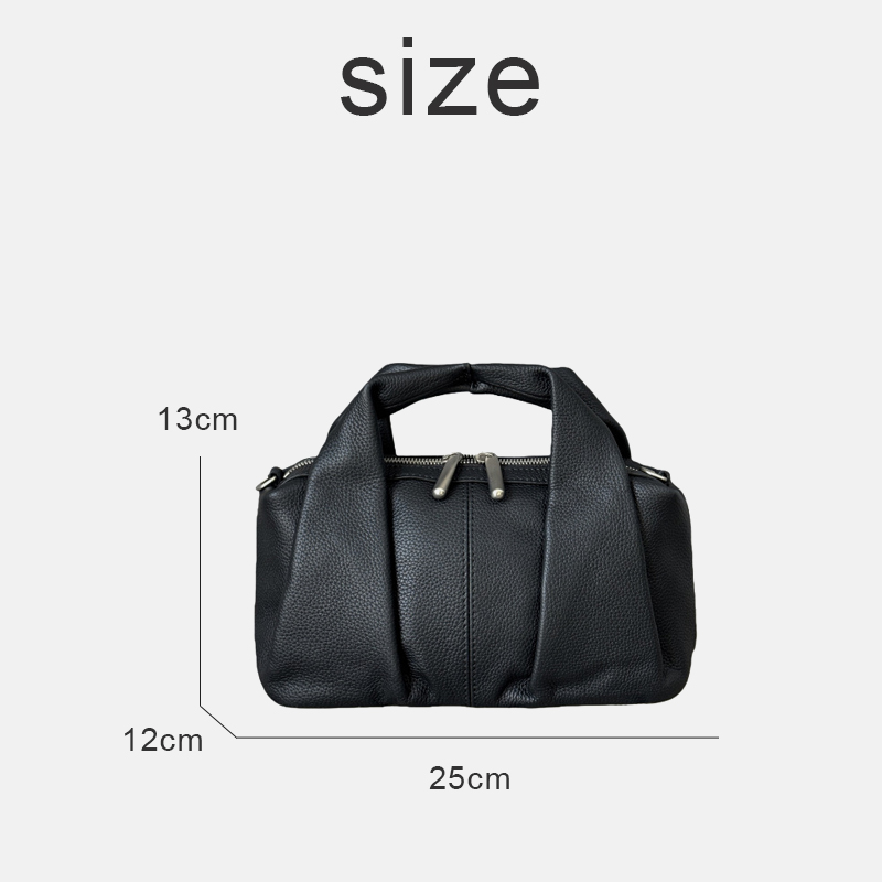 Custom Initials Leather Pillow - Luxury Bags Japan recension och pris