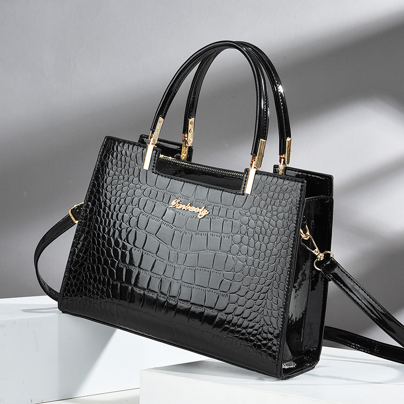 Crocodile Embossed Tote Bag, P - Top Handle Patent Bag recension och pris