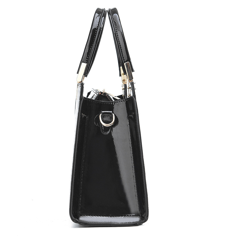 Crocodile Embossed Tote Bag, P - Top Handle Patent Bag recension och pris