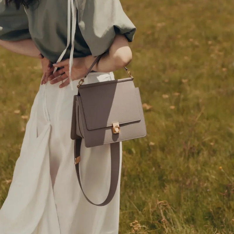 Numéro Sept Crossbody Bag Wome - Luxury Bags Gold recension och pris