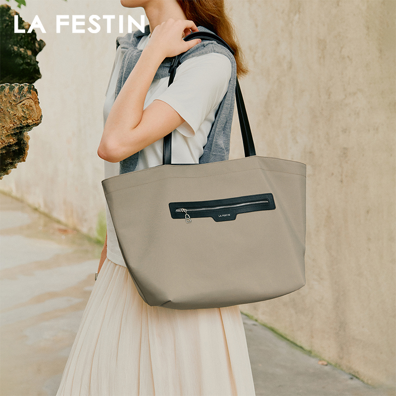 LA FESTIN Shoulder Bag Large T - Luxury Bags La recension och pris