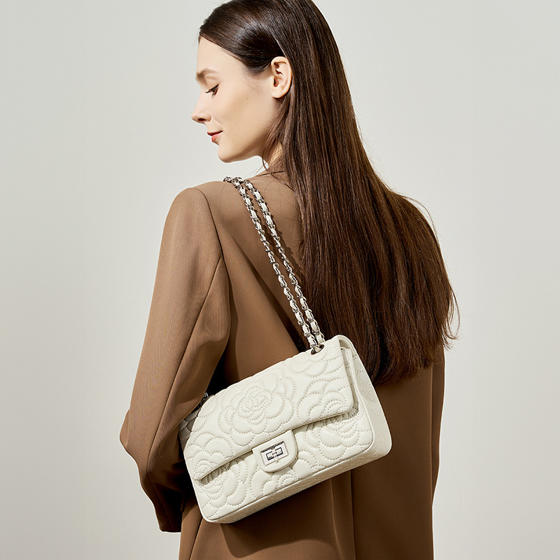 Top Grain Highland Lambskin Sh - Chain Crossbody Quilted recension och pris