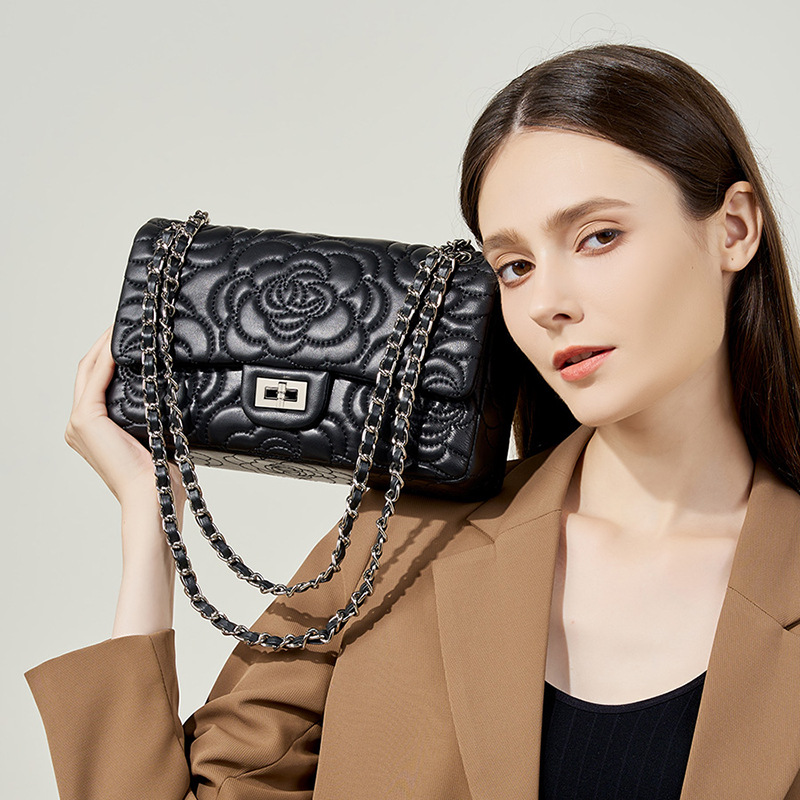 Top Grain Highland Lambskin Sh - Chain Crossbody Quilted recension och pris