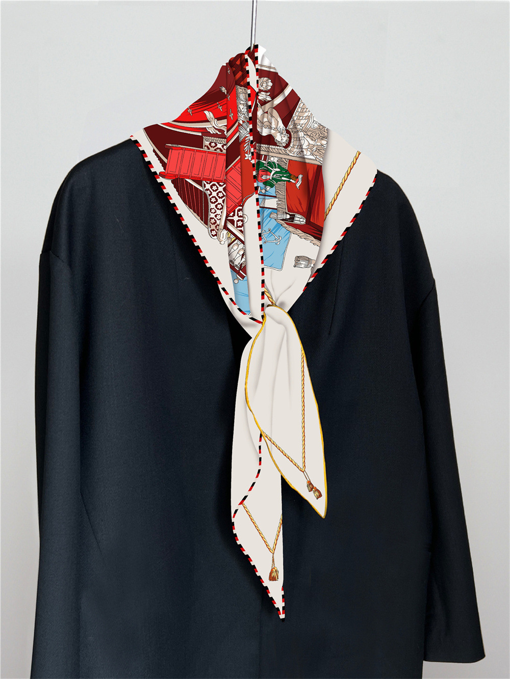 Triangle Twill Scarf Luxury Wo - Luxury Bags La recension och pris