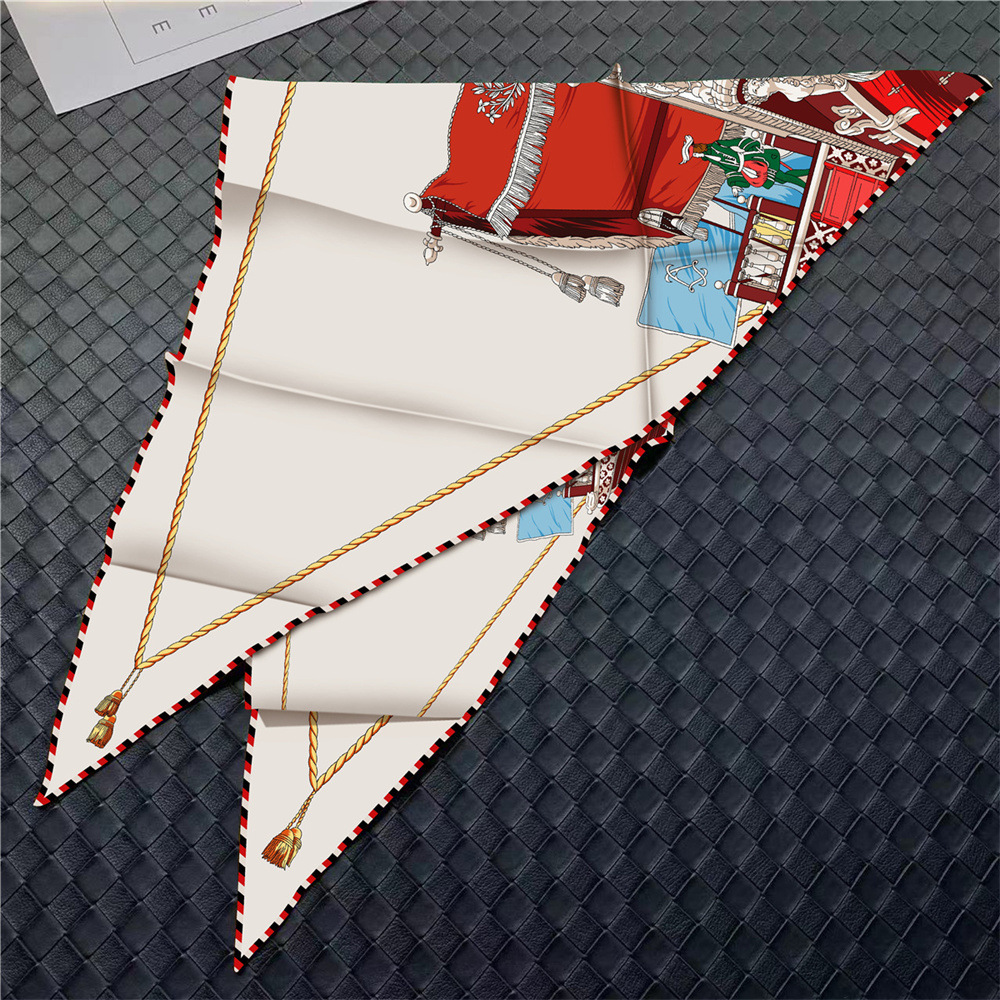 Triangle Twill Scarf Luxury Wo - Luxury Bags La recension och pris